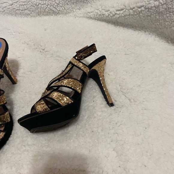 Vince Camuto heels size 6.5 - Picture 2 of 6